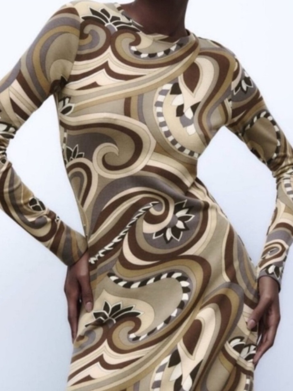 ☕️ZARA☕️GEOMETRIC SWIRL LONG SLEEVE MAXI🤎